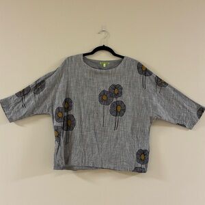 Trisha Tyler 100% Cotton Artistic Floral Size M Top